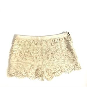 🌈White Crotchet Shorts - Pins and Needles